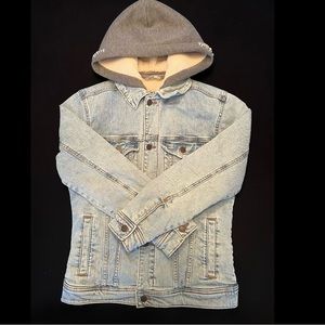 HOLLISTER- size XS denim Sherpa hoodie
